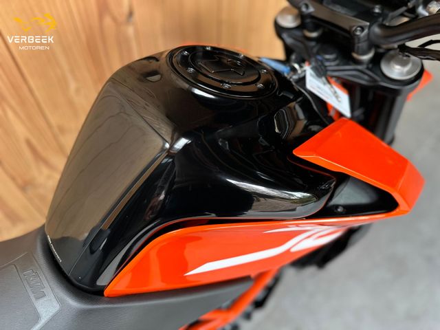 ktm - 390-duke-abs