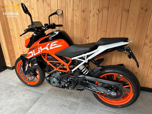 ktm - 390-duke-abs