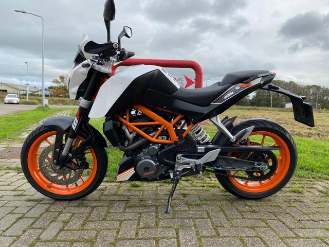 ktm - 390-duke-abs