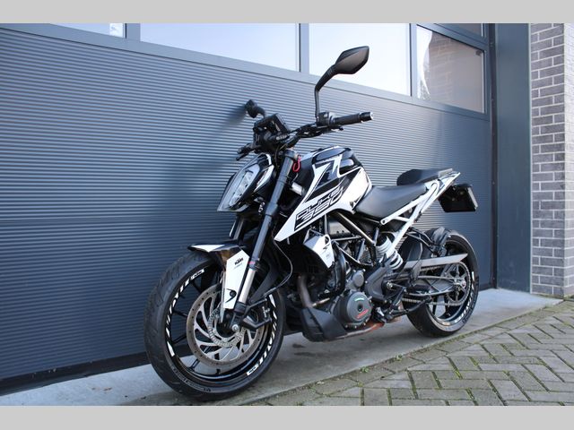 ktm - 390-duke-abs