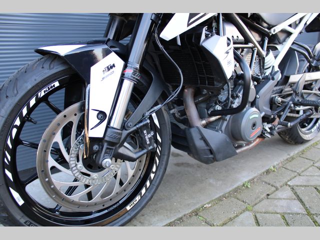 ktm - 390-duke-abs