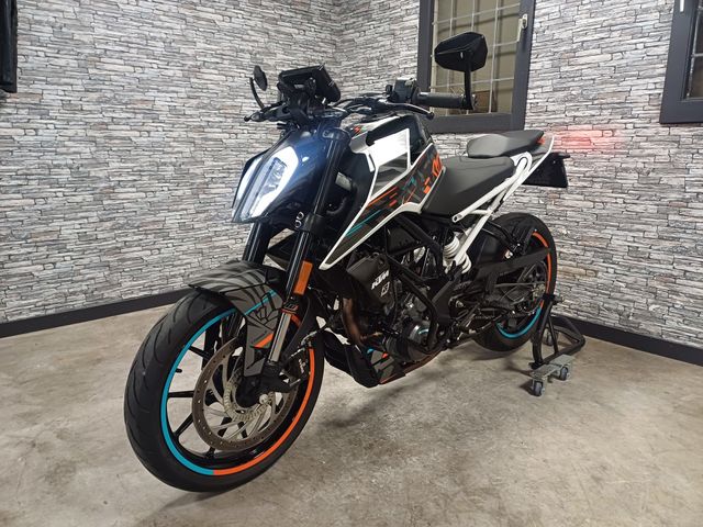 ktm - 390-duke-abs