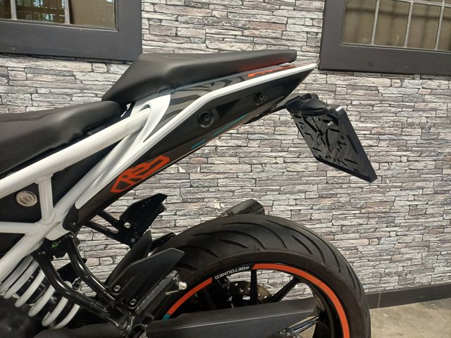 ktm - 390-duke-abs