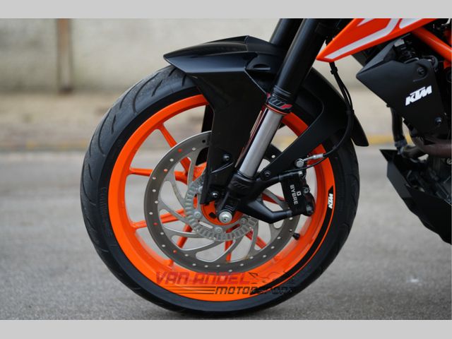 ktm - 390-duke-abs