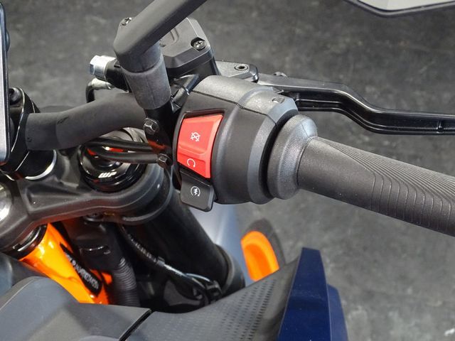 ktm - 390-duke-abs