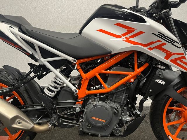 ktm - 390-duke-abs