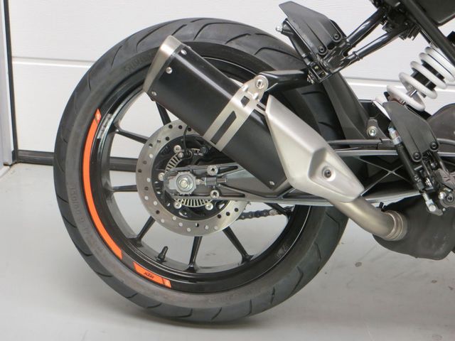 ktm - 390-duke-abs