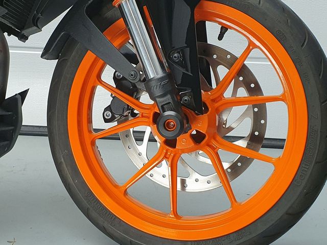 ktm - 390-duke-abs