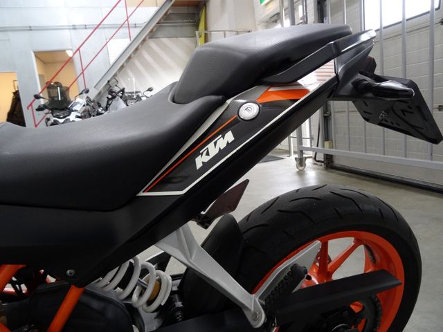 ktm - 390-duke-abs