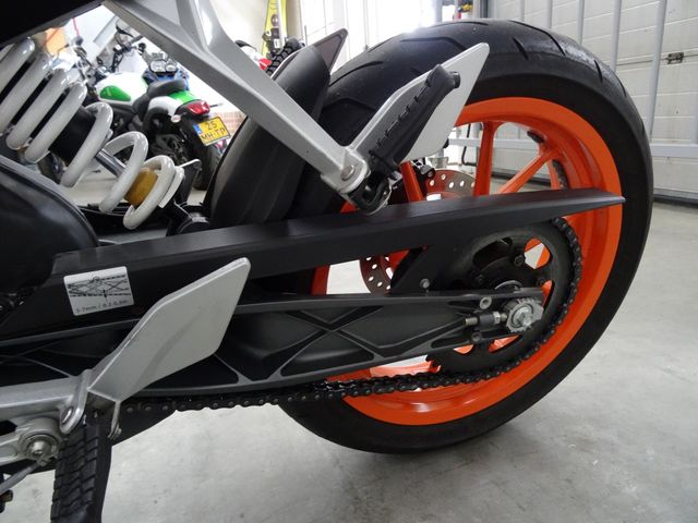 ktm - 390-duke-abs