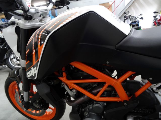 ktm - 390-duke-abs