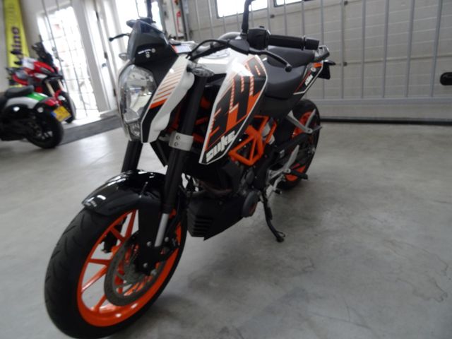 ktm - 390-duke-abs