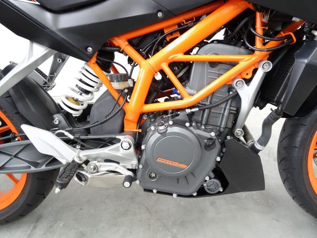 ktm - 390-duke-abs