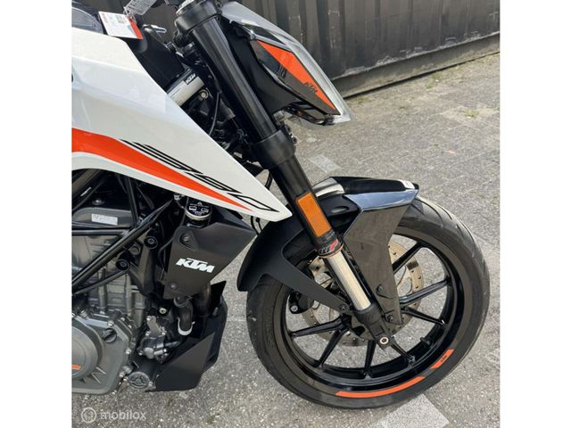 ktm - 390-duke-abs