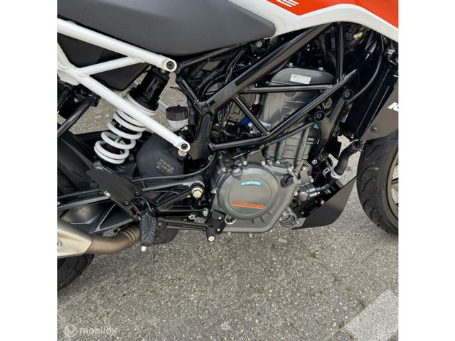 ktm - 390-duke-abs