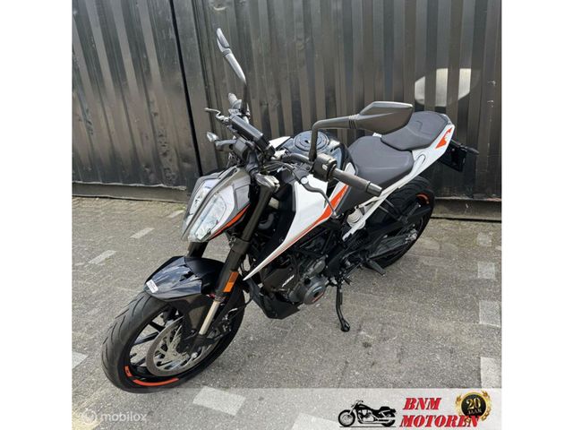ktm - 390-duke-abs