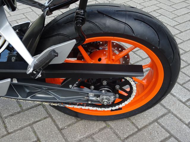 ktm - 390-duke-abs