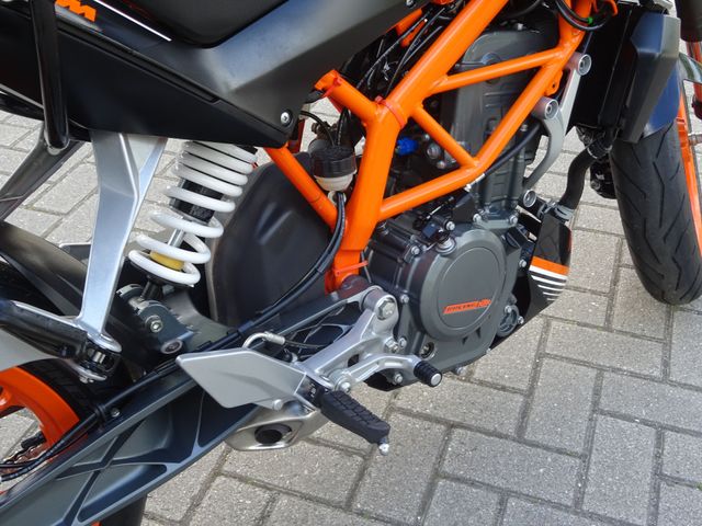 ktm - 390-duke-abs