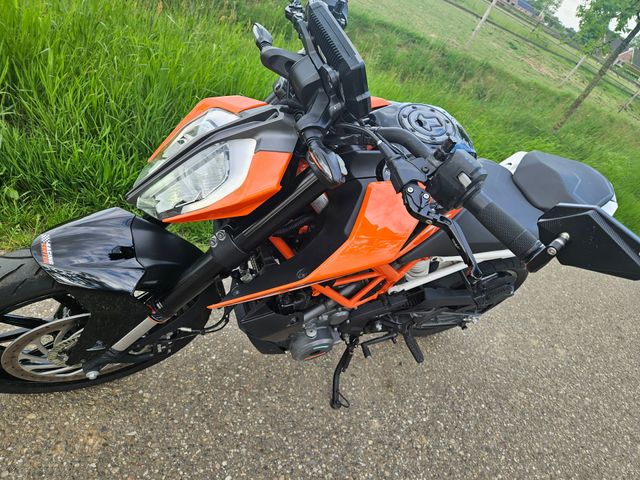 ktm - 390-duke-abs