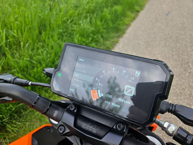 ktm - 390-duke-abs