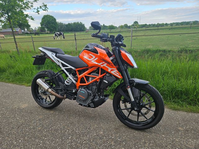 ktm - 390-duke-abs