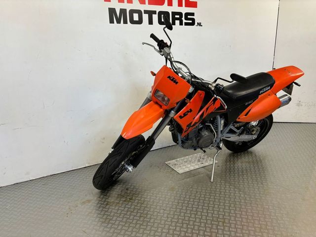 ktm - 640-lc4-supermoto-orange