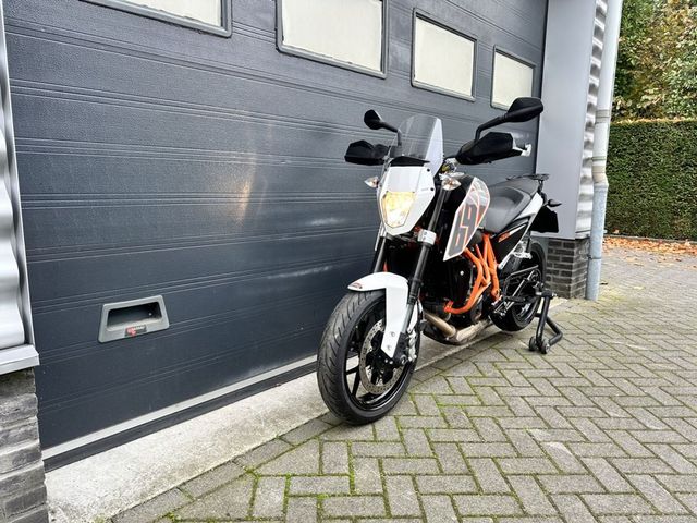 ktm - 690-duke