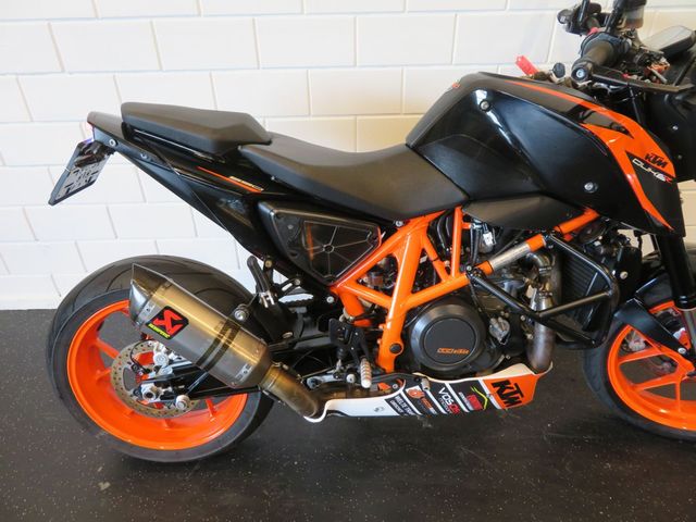 ktm - 690-duke-r