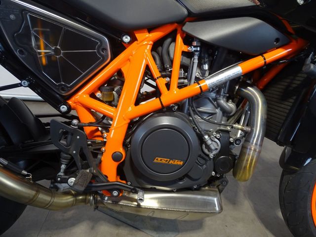 ktm - 690-duke-r-abs