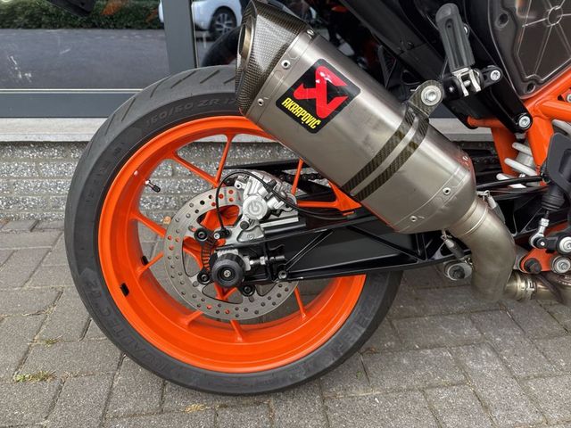 ktm - 690-duke-r-abs