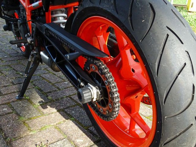 ktm - 690-duke-r-abs