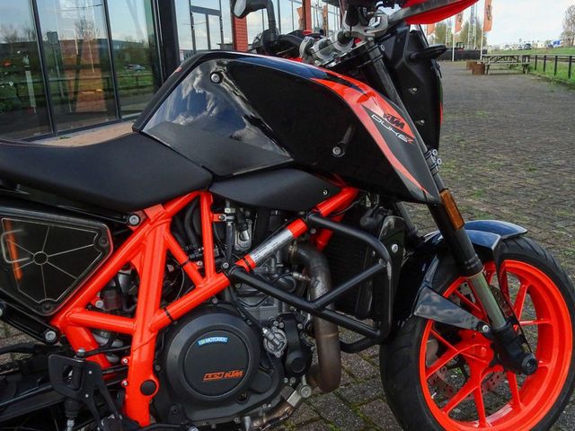 ktm - 690-duke-r-abs