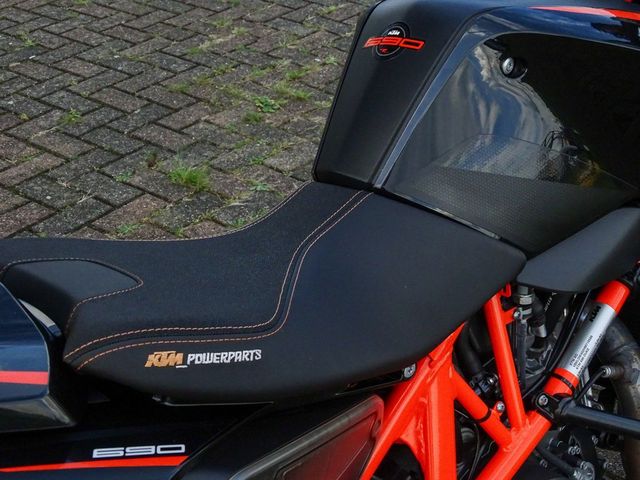 ktm - 690-duke-r-abs
