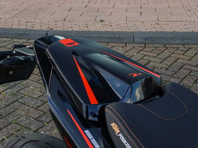 ktm - 690-duke-r-abs