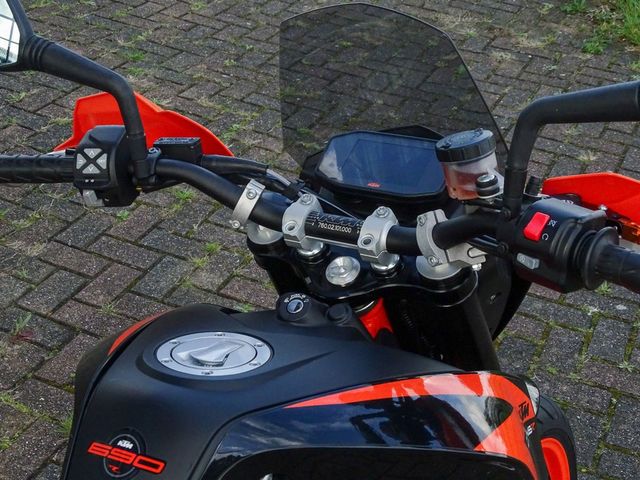 ktm - 690-duke-r-abs