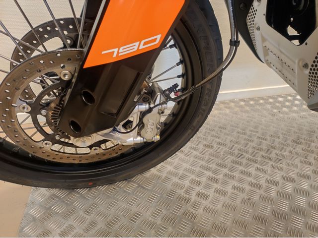 ktm - 790-adventure-r
