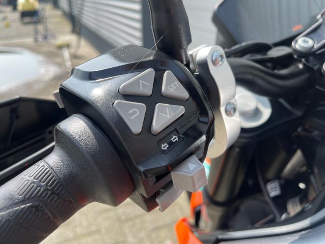 ktm - 790-duke