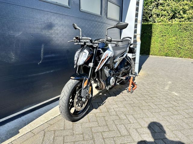 ktm - 790-duke