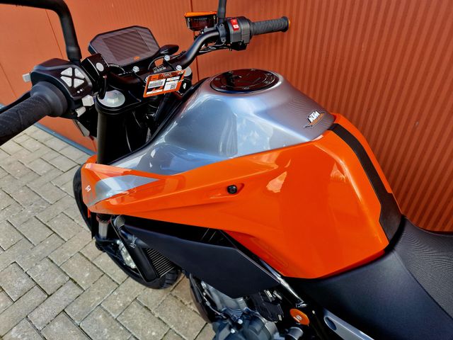 ktm - 790-duke