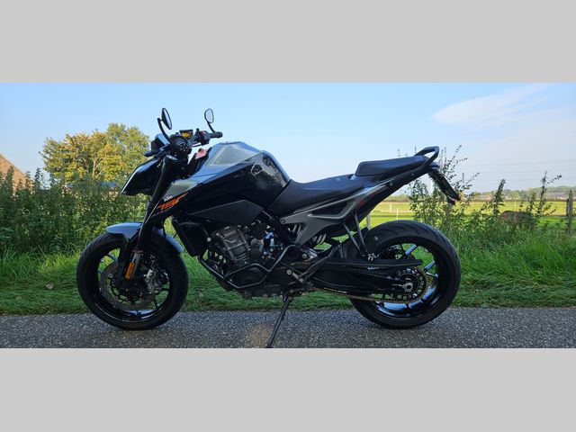 ktm - 790-duke