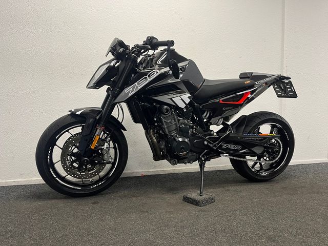 ktm - 790-duke