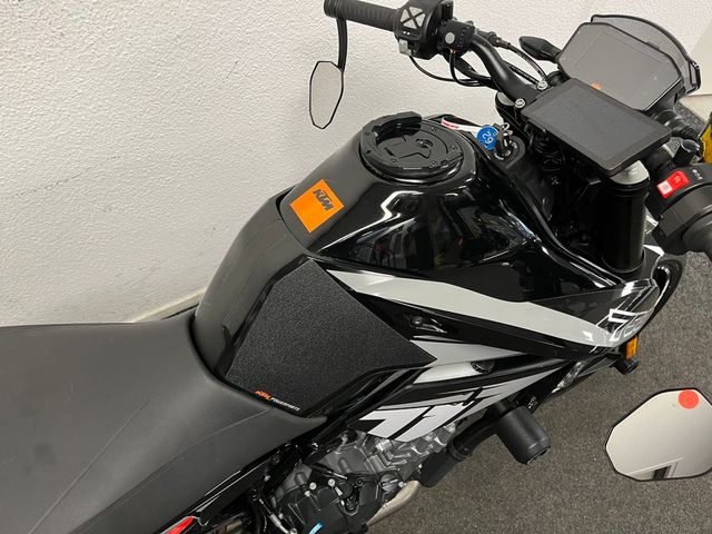 ktm - 790-duke