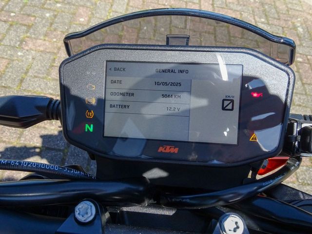 ktm - 890-duke