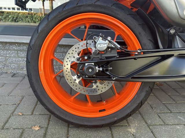 ktm - 890-duke-gp