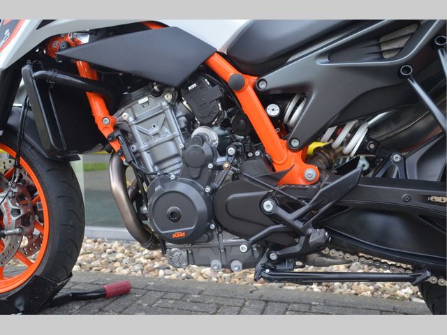 ktm - 890-duke-r