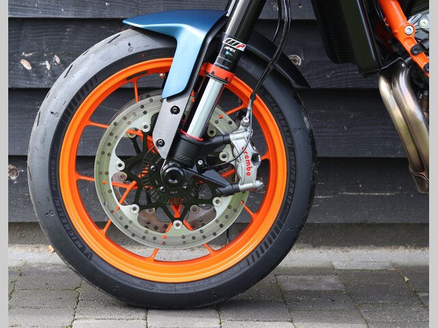 ktm - 890-duke-r