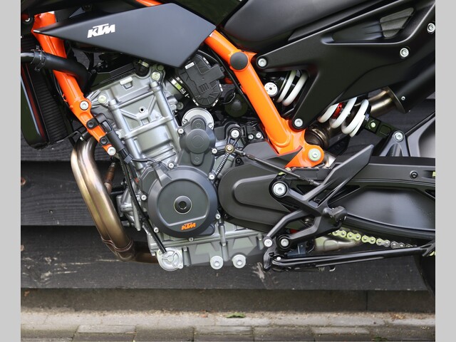 ktm - 890-duke-r