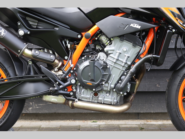 ktm - 890-duke-r