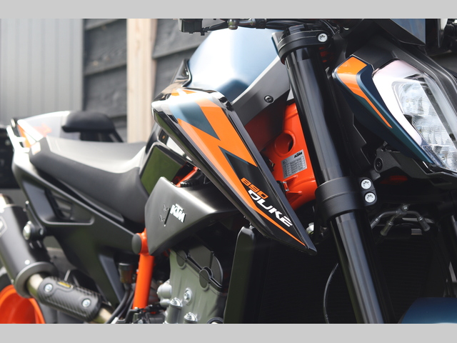 ktm - 890-duke-r