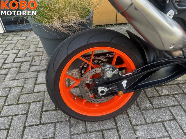 ktm - 890-duke-r